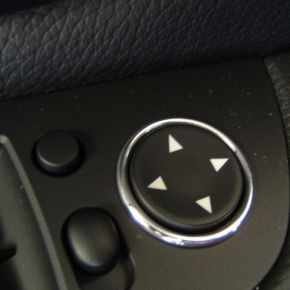 BMW 5 (E60-E61) Chromuota veidrodėlių valdymo mygtukų apdaila.